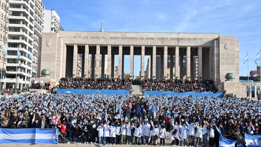 Rosario: Pullaro y Javkin inauguraron las obras del Monumento a la Bandera